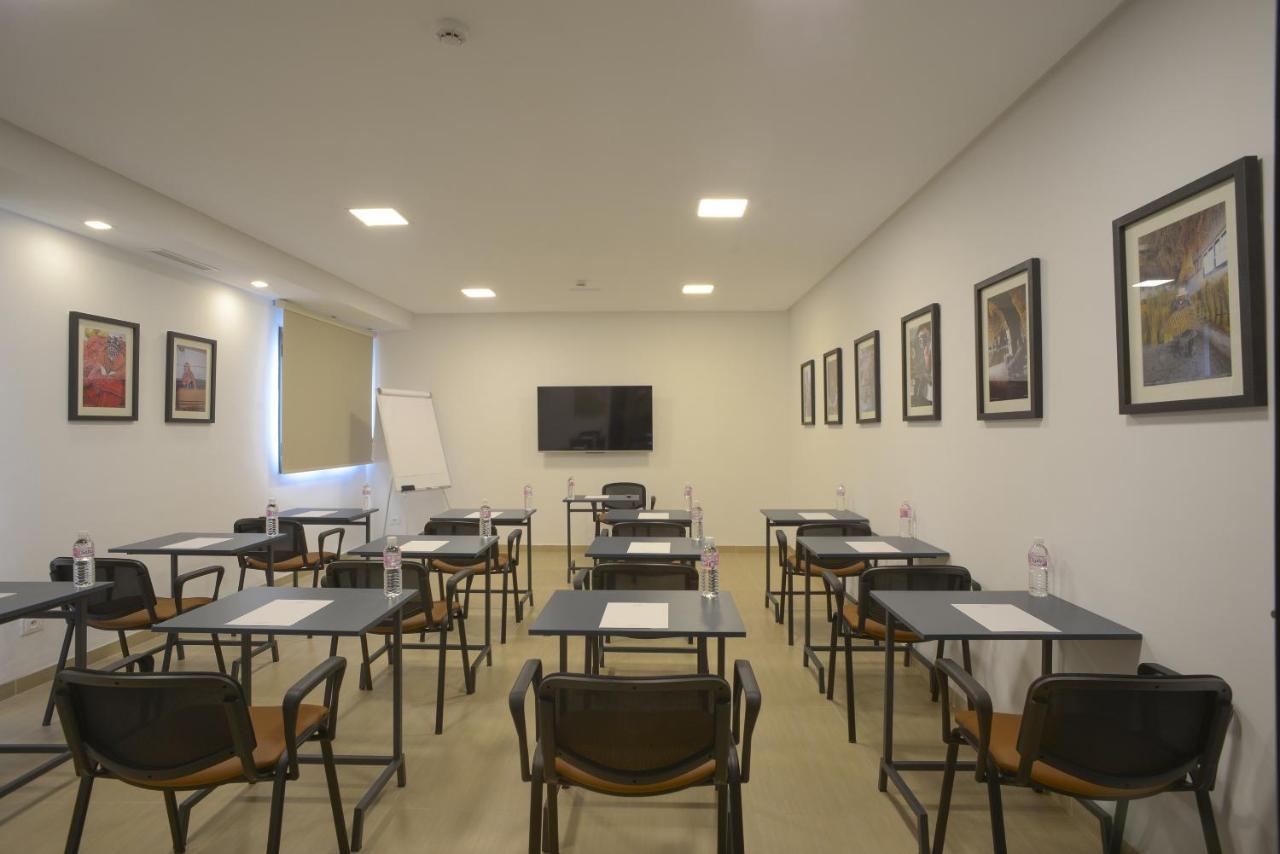 Maia Aparthotel